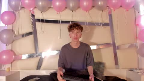 Genesis online show from November 1, 8:13 pm