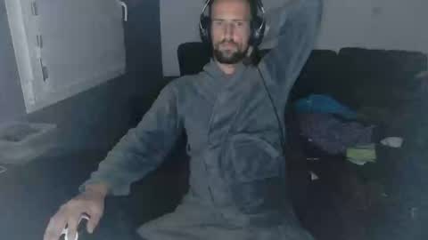 Edouard online show from November 2, 9:52 pm