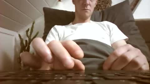 gentle_julian online show from March 16, 9:46 am