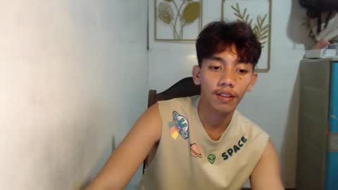 Snapshot of gentlemanlustx chatting on October 23, 2:42 pm Rayl online show from October 23, 2:42 pm