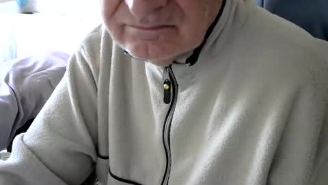 Snapshot of gh1952ma chatting on March 4, 10:13 am Gisse online show from March 4, 10:13 am