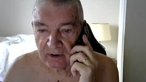 Snapshot of gh1952ma chatting on December 27, 1:18 pm Gisse online show from December 27, 1:18 pm