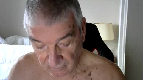 Snapshot of gh1952ma chatting on January 4, 2:14 pm Gisse online show from January 4, 2:14 pm