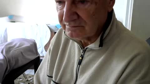 Snapshot of gh1952ma chatting on March 3, 10:33 am Gisse online show from March 3, 10:33 am