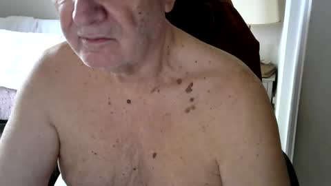 Snapshot of gh1952ma chatting on February 5, 11:34 am Gisse online show from February 5, 11:34 am