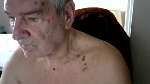 Snapshot of gh1952ma chatting on January 21, 10:34 am Gisse online show from January 21, 10:34 am