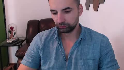 Snapshot of gianni_lion chatting on December 5, 11:16 am Gianni online show from December 5, 11:16 am