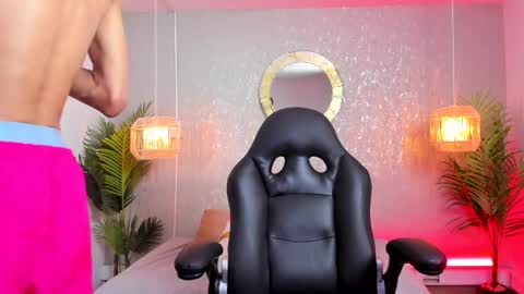 Gio Carangi online show from April 9, 6:19 am