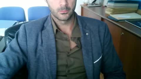Snapshot of giuseppevai1 chatting on October 23, 9:24 am giuseppevai1 online show from October 23, 9:24 am