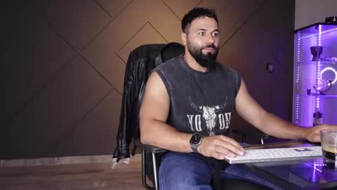 Matthew .. for short call me Matt online show from June 2, 10:33 pm