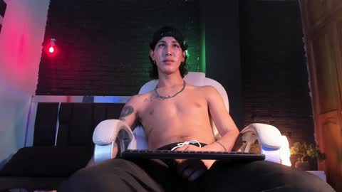 HUAN online show from December 8, 3:13 pm