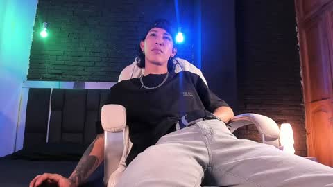 HUAN online show from December 21, 5:03 am