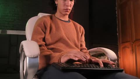 HUAN online show from December 29, 3:33 am