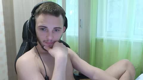 Golden boyyy21 online show from November 26, 7:11 am