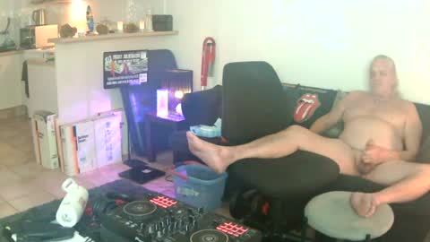 goldyguy011 online show from July 15, 4:30 am