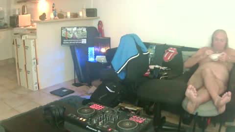 goldyguy011 online show from June 25, 6:18 am