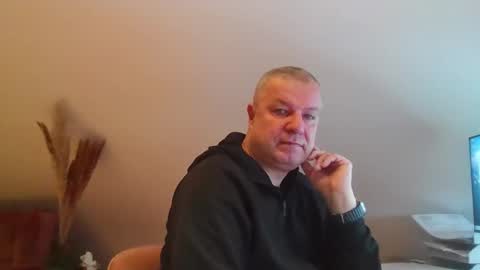 grau197077 online show from February 2, 8:24 am