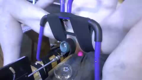 Snapshot of gregbball1 chatting on October 16, 1:57 am electrogee1 online show from October 16, 1:57 am