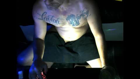 YOUNEEKWAYSTOPLEASEYOU online show from March 8, 6:34 pm