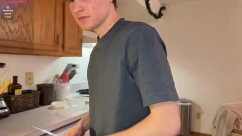 gucciboi4 online show from December 18, 4:03 pm