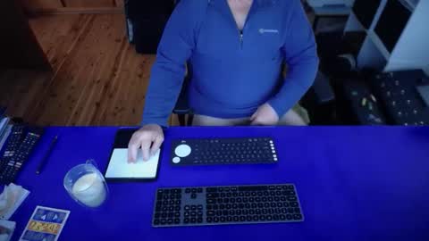 guesswhatigot2 online show from September 27, 12:41 am