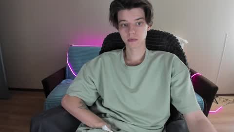 guy_liam1 online show from December 25, 12:37 pm