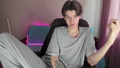 guy_liam1 online show from March 9, 1:37 pm