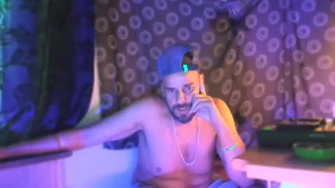 guyst049 online show from February 21, 8:59 am