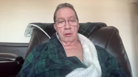 Snapshot of gwashere4u chatting on March 9, 12:53 pm gwashere4u online show from March 9, 12:53 pm