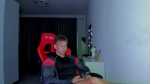 Oliver online show from November 12, 10:14 pm