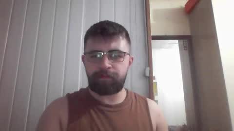 Snapshot of hairy_man_69_ chatting on October 29, 3:09 am horny online show from October 29, 3:09 am