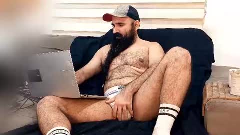 Hairy Beard Smoker online show from July 4, 9:01 am
