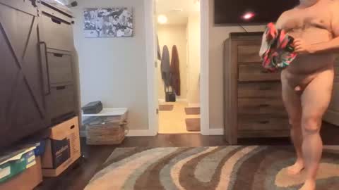 hairydaddreams online show from April 29, 2:11 pm