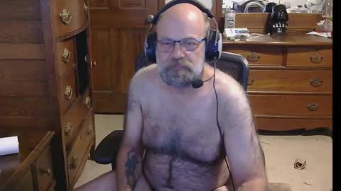 HairyDaddyBear69 online show from September 14, 10:23 pm