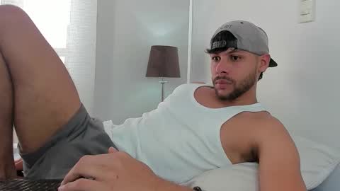 Independent       model  online show from February 11, 2:00 pm