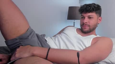 Independent       model  online show from February 20, 12:40 am