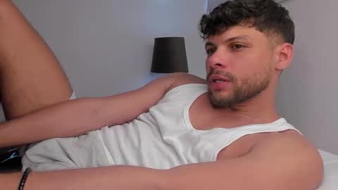 Independent       model  online show from March 9, 8:58 pm