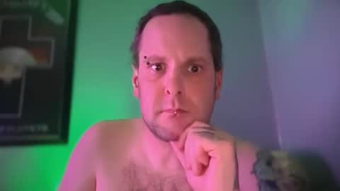 Snapshot of hand_banana_420 chatting on October 19, 12:04 am hand_banana_420 online show from October 19, 12:04 am