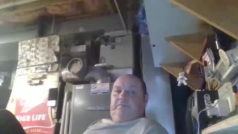 Snapshot of handiemanhere chatting on October 22, 2:26 am naked man online show from October 22, 2:26 am