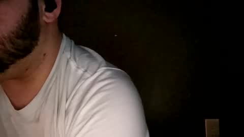 Handsomedaddy198923 online show from April 17, 7:22 am