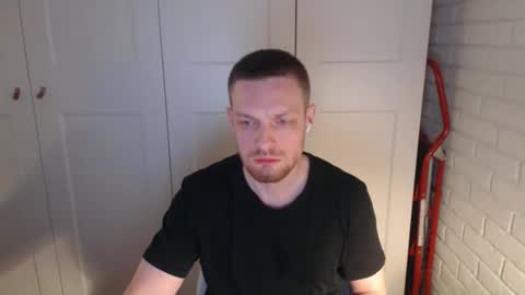 happyvelvetpaw online show from January 15, 12:47 am