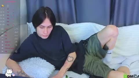 Mark online show from April 1, 8:17 pm