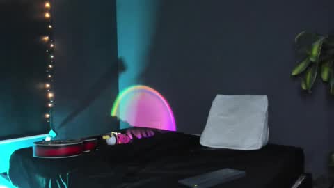  ... online show from October 2, 11:09 pm