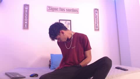 Snapshot of harrythomson1 chatting on December 26, 11:46 pm harry thomson online show from December 26, 11:46 pm