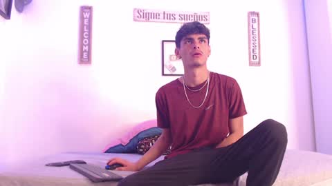 Snapshot of harrythomson1 chatting on December 27, 9:50 am harry thomson online show from December 27, 9:50 am