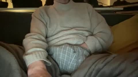 hchappel19 online show from February 14, 7:42 pm