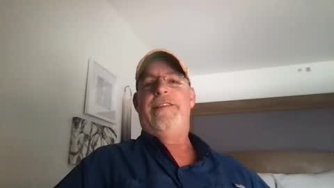 Snapshot of hdeuce22 chatting on February 19, 7:38 pm Hdeuce22 online show from February 19, 7:38 pm