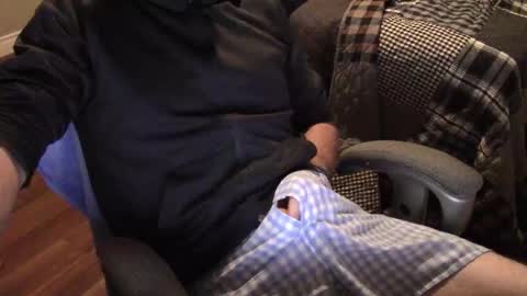 Snapshot of heavilyhung chatting on October 24, 5:09 am John online show from October 24, 5:09 am