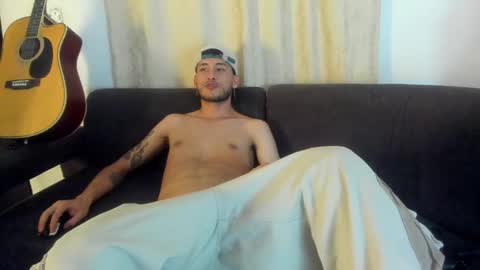 Snapshot of henrik_senn chatting on October 26, 2:46 am henrik_senn online show from October 26, 2:46 am