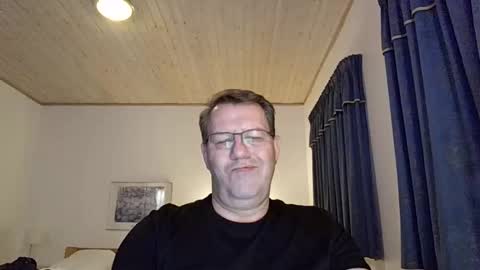 henrikrp1971 online show from December 11, 12:35 am